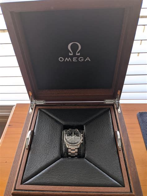replica omega box